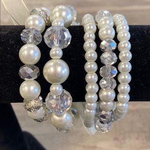 Beaded pearl bracelet
